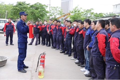 消防安全 平安亚博188 ——兼职消防员消防体验站技能培训